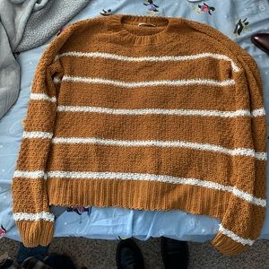 Active USA yellow and white sweater